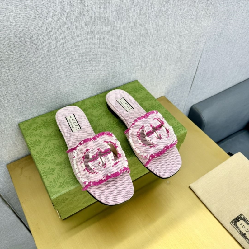 G*u*i slippers